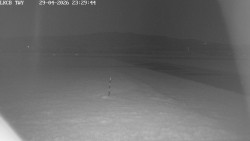 Pojezdová dráha, Runway