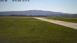 Pojezdová dráha, Runway