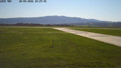 Pojezdová dráha, Runway