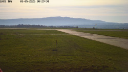 Pojezdová dráha, Runway