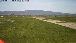 Pojezdová dráha, Runway