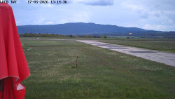 Pojezdová dráha, Runway