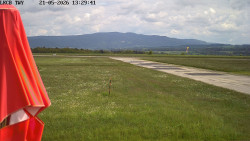 Pojezdová dráha, Runway