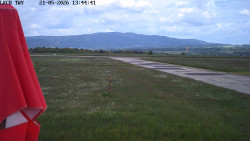 Pojezdová dráha, Runway