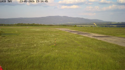 Pojezdová dráha, Runway