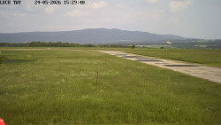 Pojezdová dráha, Runway
