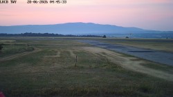 Pojezdová dráha, Runway