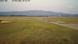 Pojezdová dráha, Runway