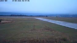 Pojezdová dráha, Runway