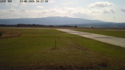 Pojezdová dráha, Runway