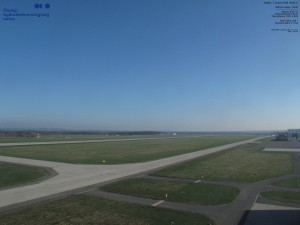 Letišti Ostrava Mošnov - Runway - 5.4.2026 v 08:45 Letišti Ostrava Mošnov - Runway - 5.4.2026 v 08:45