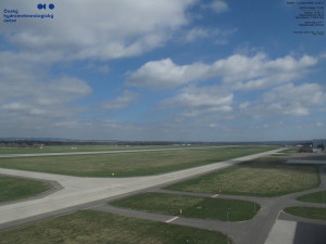 Letišti Ostrava Mošnov - Runway - 5.4.2026 v 10:45 Letišti Ostrava Mošnov - Runway - 5.4.2026 v 10:45