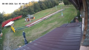 Narciarski ośrodek miasta Meziboří - Wsiadanie na wyciąg - 8.8.2026 v 06:45 Narciarski ośrodek miasta Meziboří - Wsiadanie na wyciąg - 8.8.2026 v 06:45