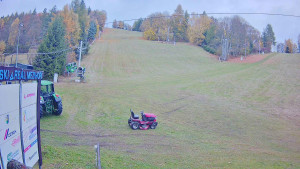 Ski areál Mezihoří Chomutov - Velká sjezdovka - 28.10.2025 v 15:46 Ski areál Mezihoří Chomutov - Velká sjezdovka - 28.10.2025 v 15:46