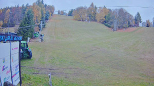 Ski areál Mezihoří Chomutov - Velká sjezdovka - 28.10.2025 v 16:46 Ski areál Mezihoří Chomutov - Velká sjezdovka - 28.10.2025 v 16:46