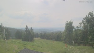 Skigebiet Alšovka – Měděnec - Oberer Teil der Skipisten - 17.6.2026 v 09:45 Skigebiet Alšovka – Měděnec - Oberer Teil der Skipisten - 17.6.2026 v 09:45